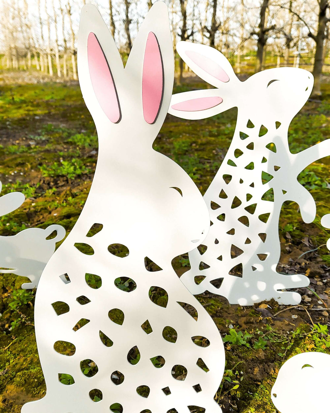 White Rabbit Yard Art Decoration - Rabbit Garden Art - Rabbit Decor - Metal Garden Art - Farm Decor -  Metal Garden - Bunny Garden Yard Art